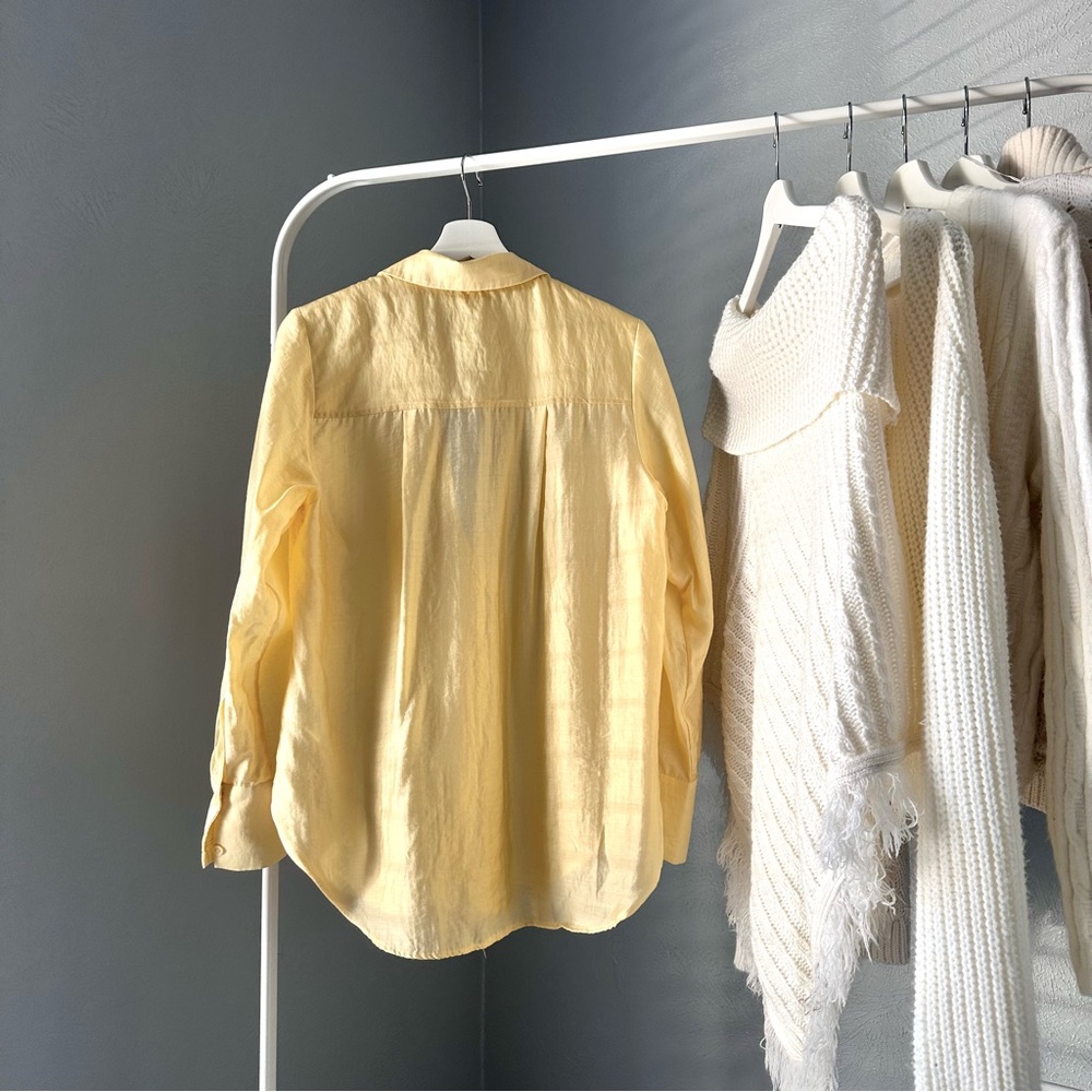 βοΈsoldβοΈOversized Light Yellow Button Down Shirt - Picture 10 of 16